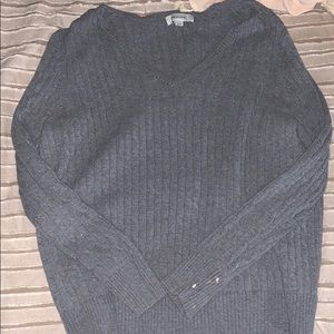 Grey sweatshirt